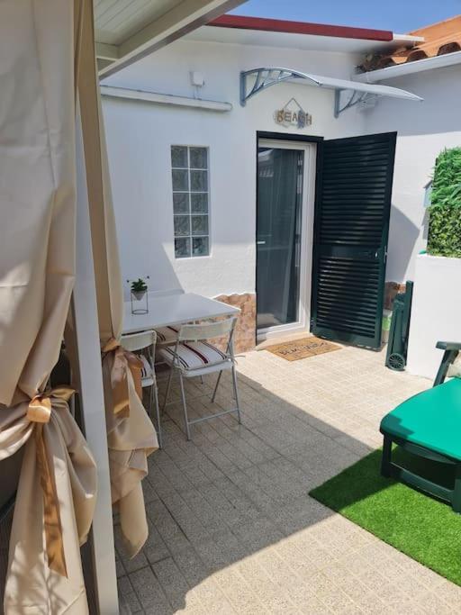 "Linda'S Guest House" Beach House With Private Patio & Hot Tub, 3 Min From The Beach Costa de Caparica Ngoại thất bức ảnh